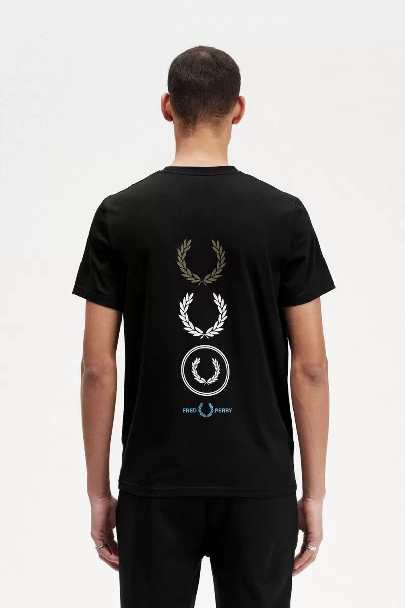 camiseta negra con la marca gráfica de fred perry para hombre