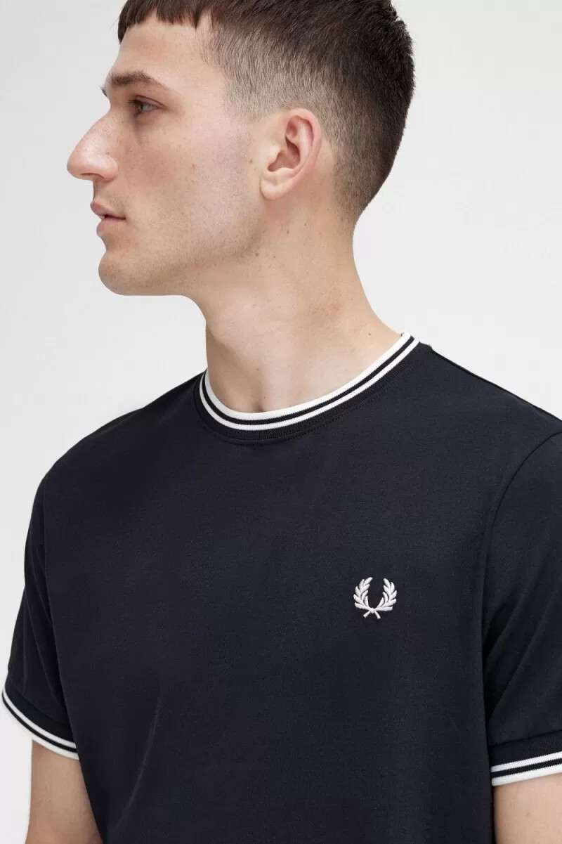camiseta fred perry twin tipped para hombre negra