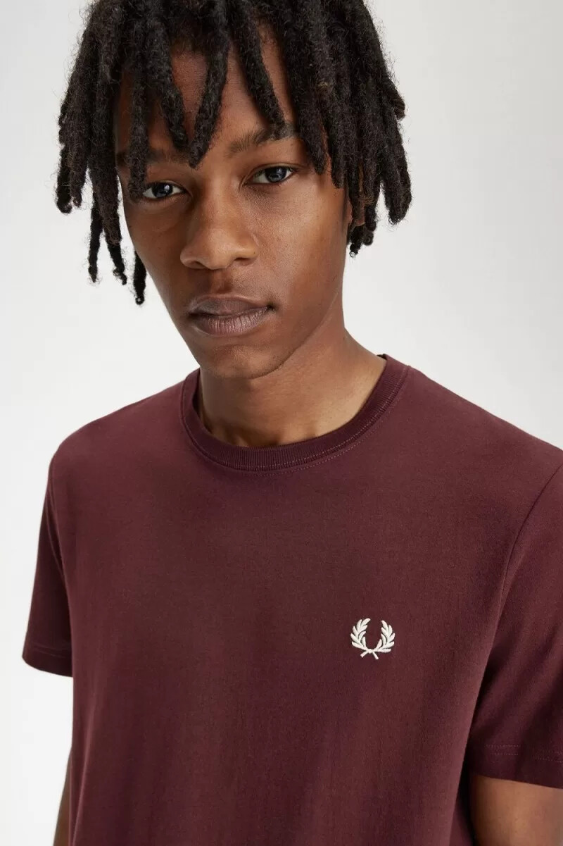 camiseta fred perry de cuello redondo para hombre en beige sangre