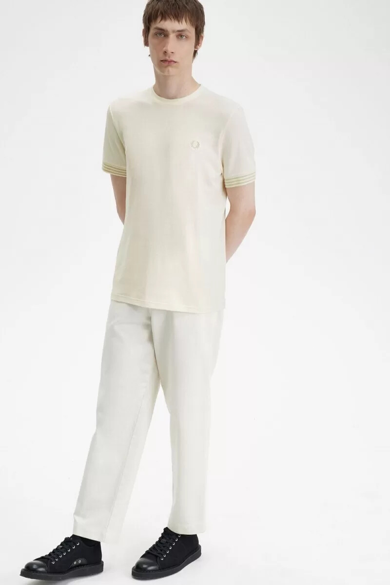camiseta fred perry con puños a rayas para hombre en beige