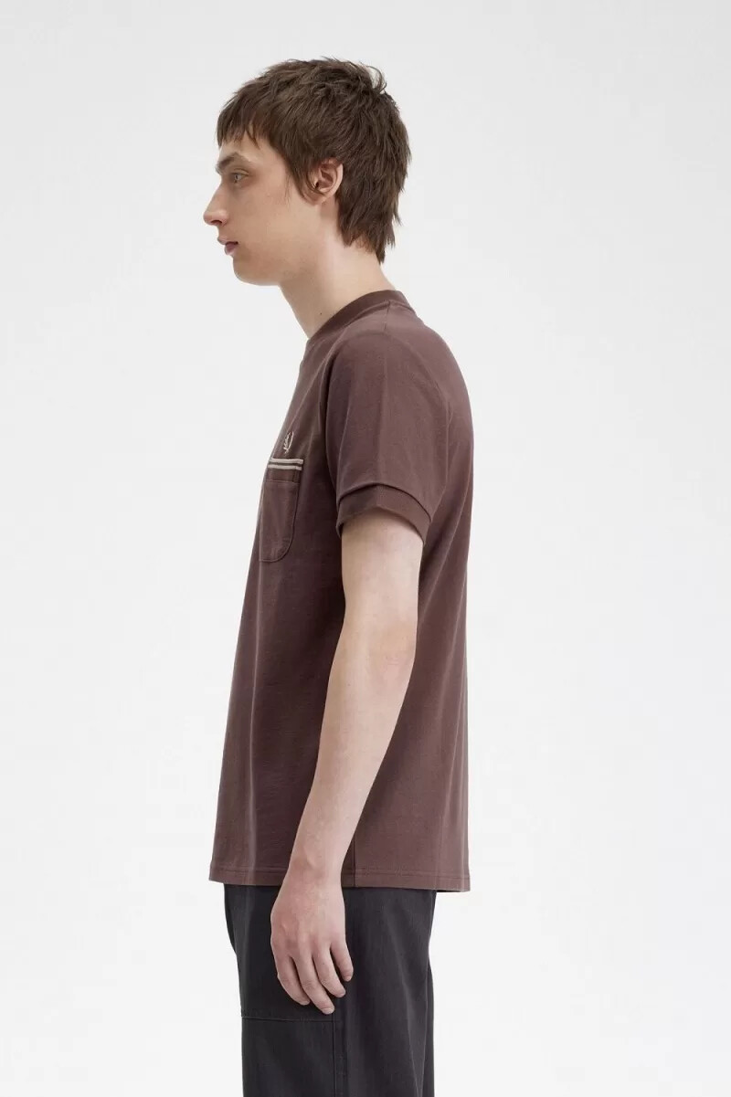 camiseta fred perry loopback jersey pocket para hombre color rojo oscuro