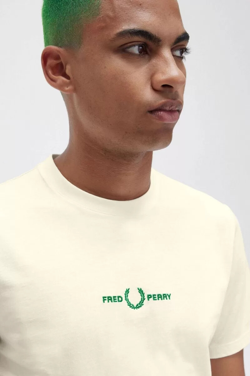 camiseta bordada fred perry para hombre en beige