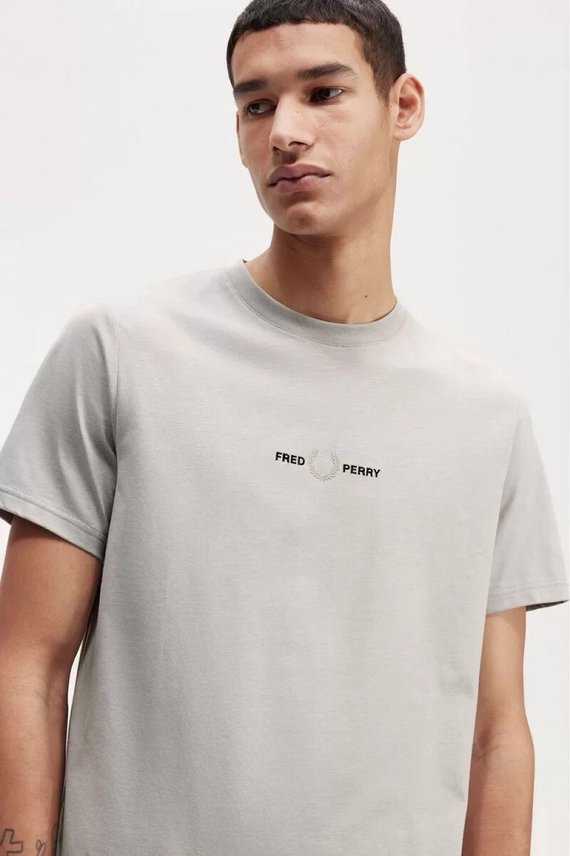 camiseta bordada fred perry para hombre gris