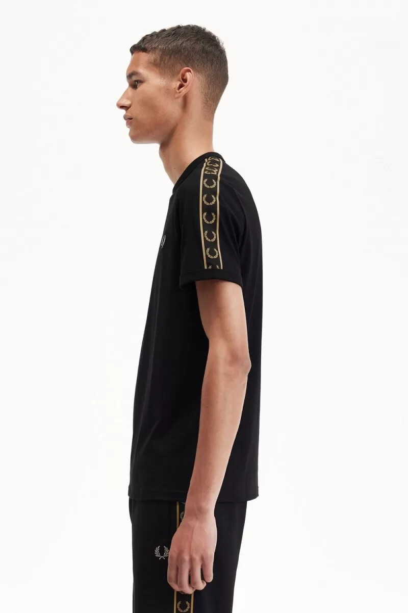 camiseta fred perry con ribetes y cinta en contraste para hombre negra y verde
