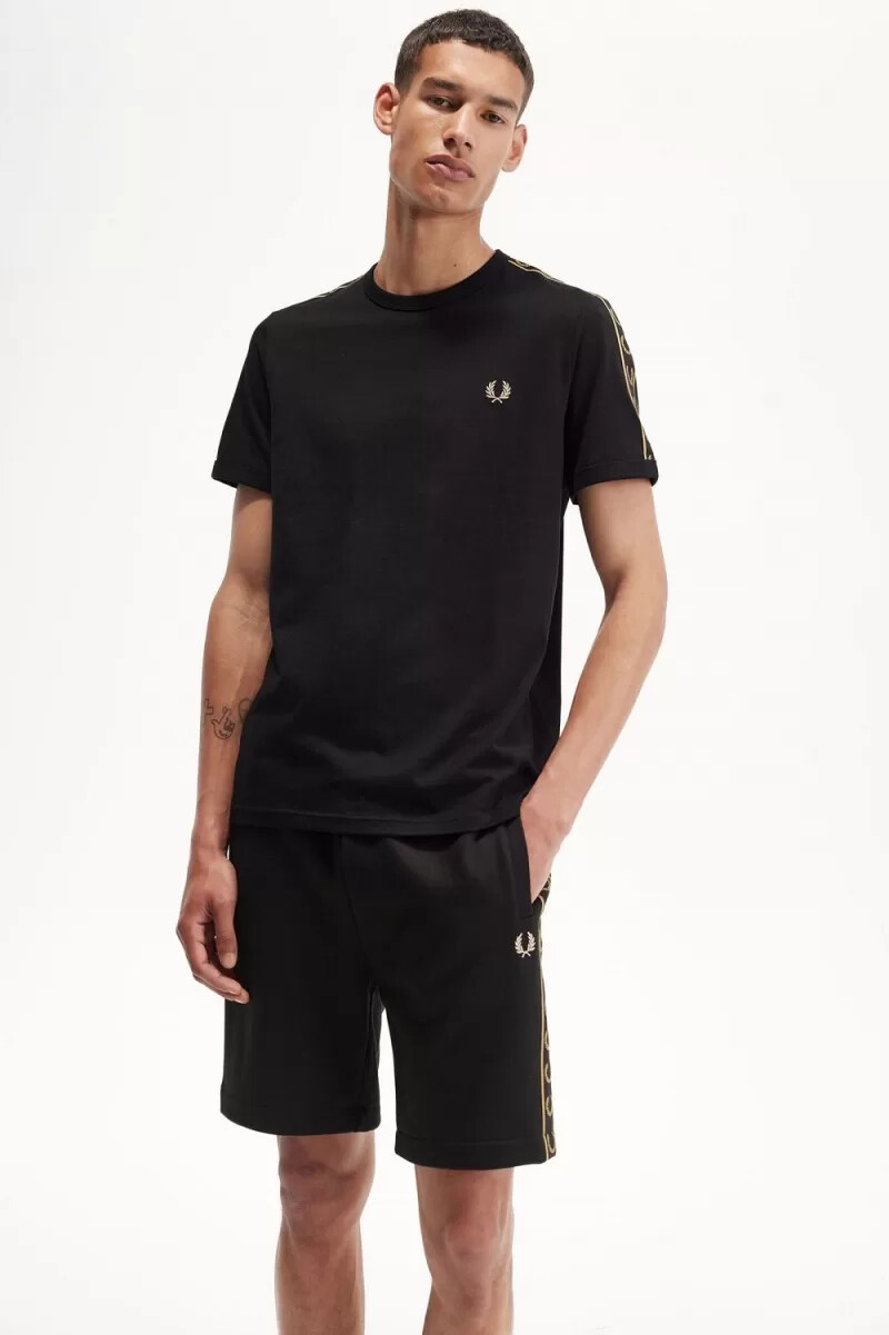 camiseta fred perry con ribetes y cinta en contraste para hombre negra y verde