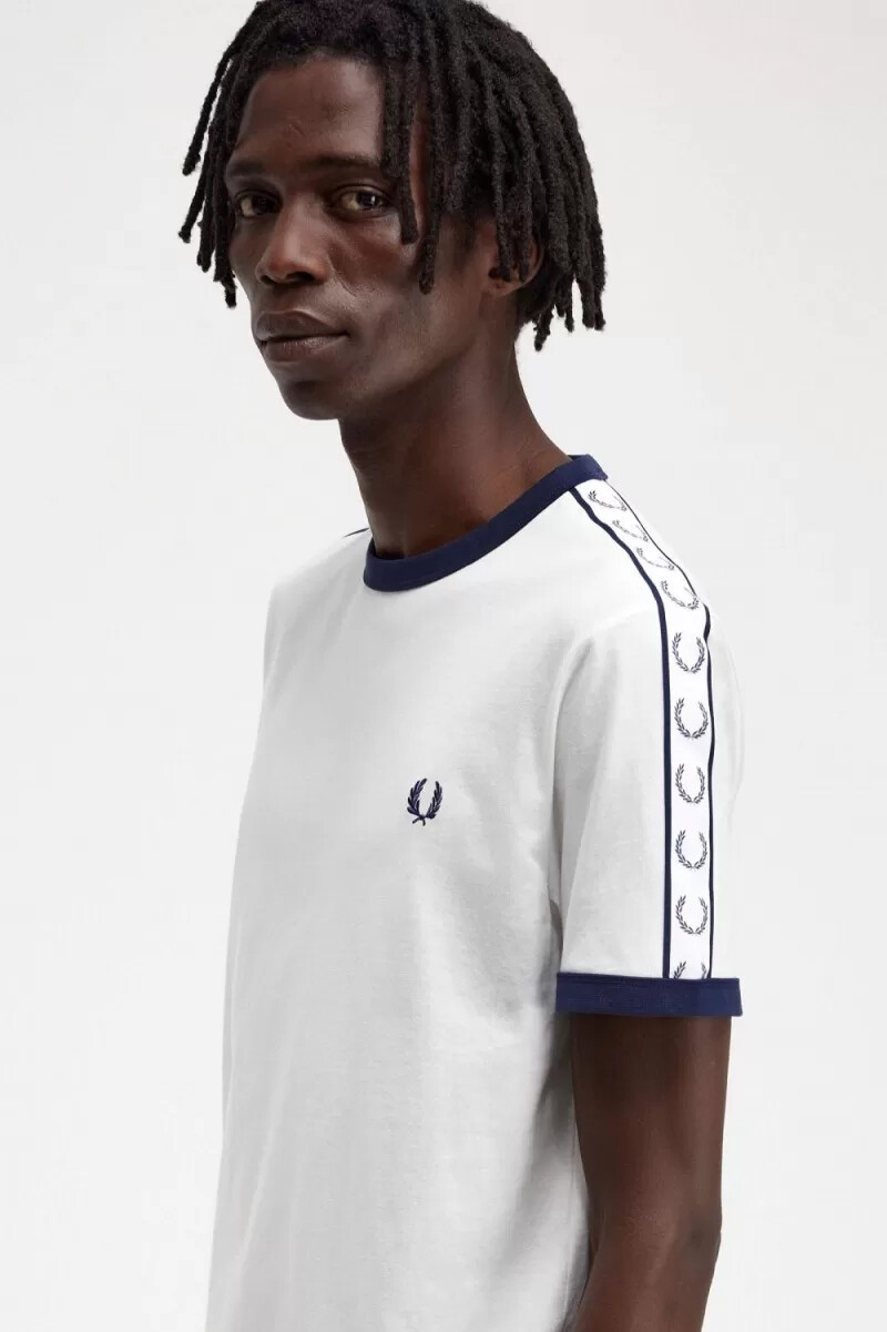 camiseta fred perry con ribetes en blanco nieve para hombre