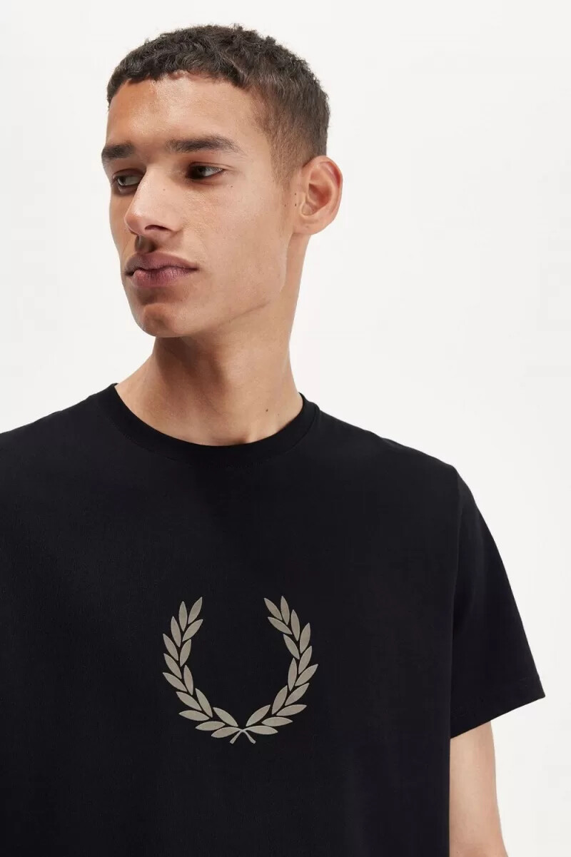 camiseta fred perry flocked laurel wreath para hombre negra y gris cálido