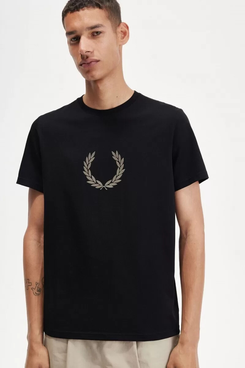 camiseta fred perry flocked laurel wreath para hombre negra y gris cálido