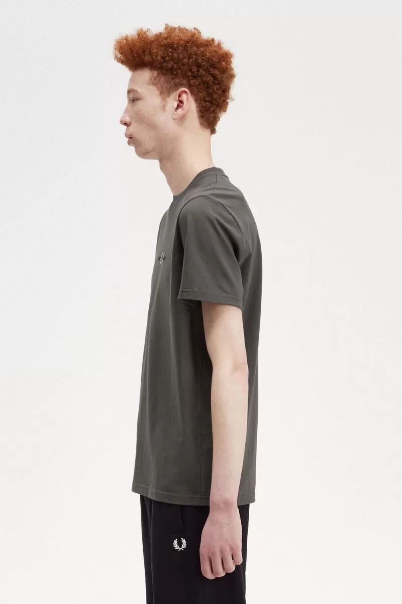 camiseta bordada fred perry para hombre color verde campo