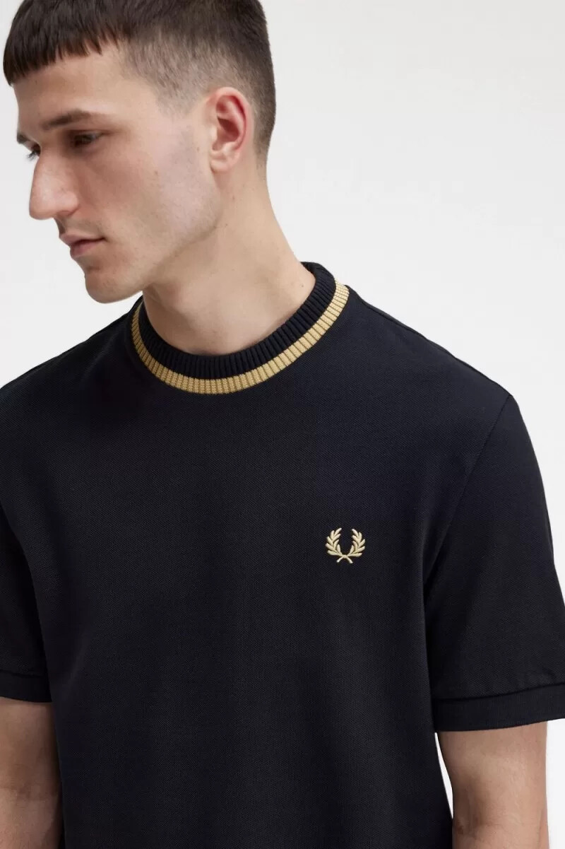 camiseta de piqué con cuello redondo de fred perry para hombre color negro