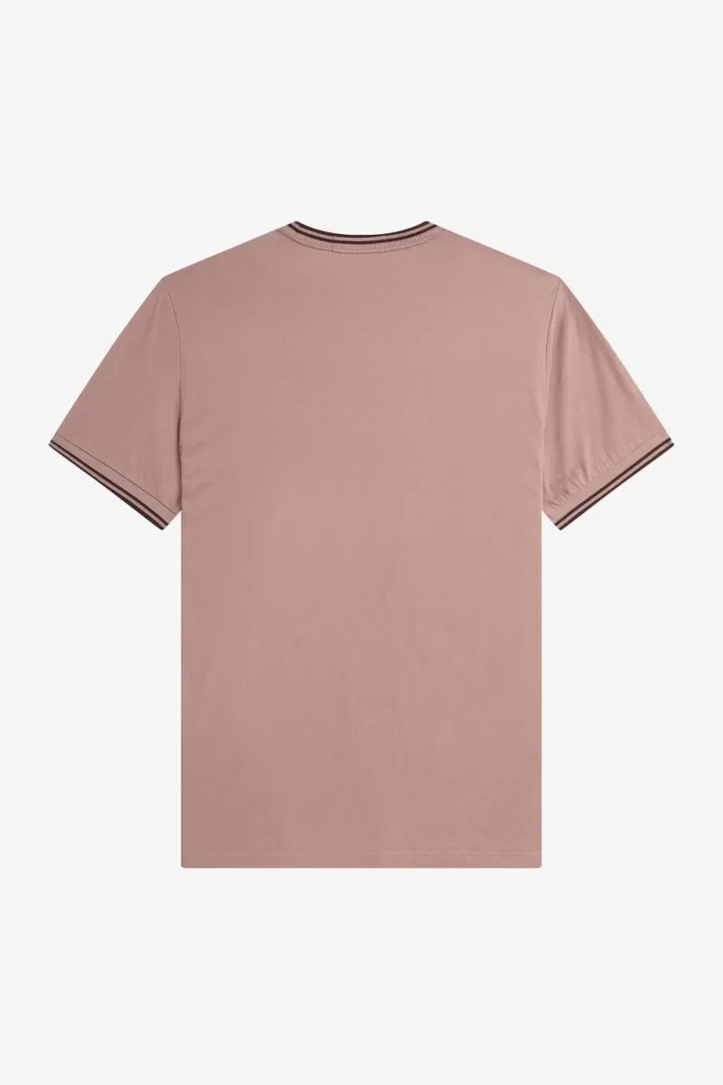 camiseta fred perry twin tipped para hombre color rosa oscuro y marrón whisky