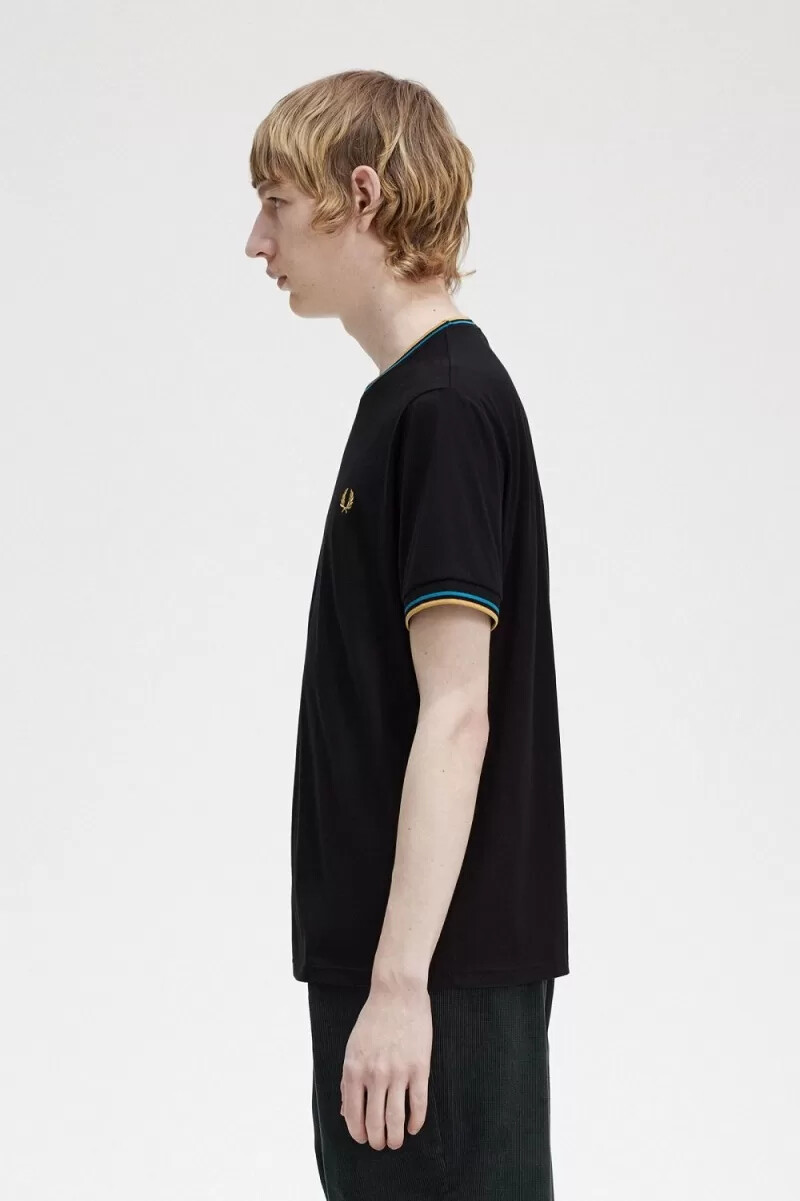 camiseta fred perry twin tipped para hombre color negro azul cibernético óxido claro