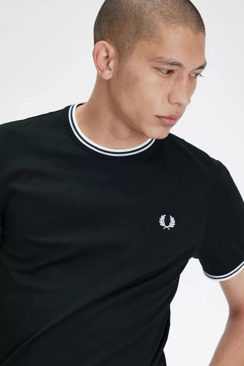 camiseta fred perry twin tipped para hombre verde noche y blanco nieve
