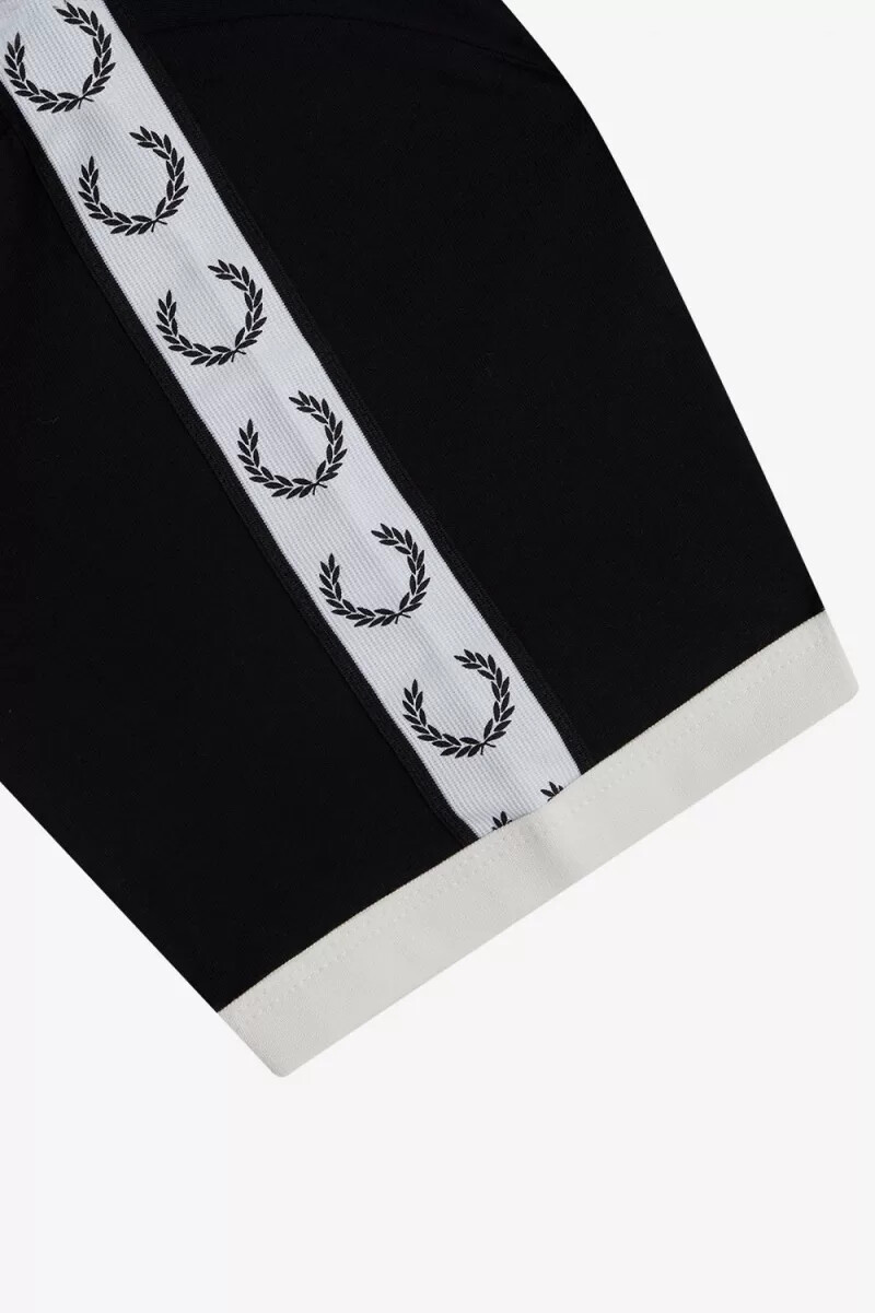 camiseta fred perry con ribetes y cinta para hombre color negro