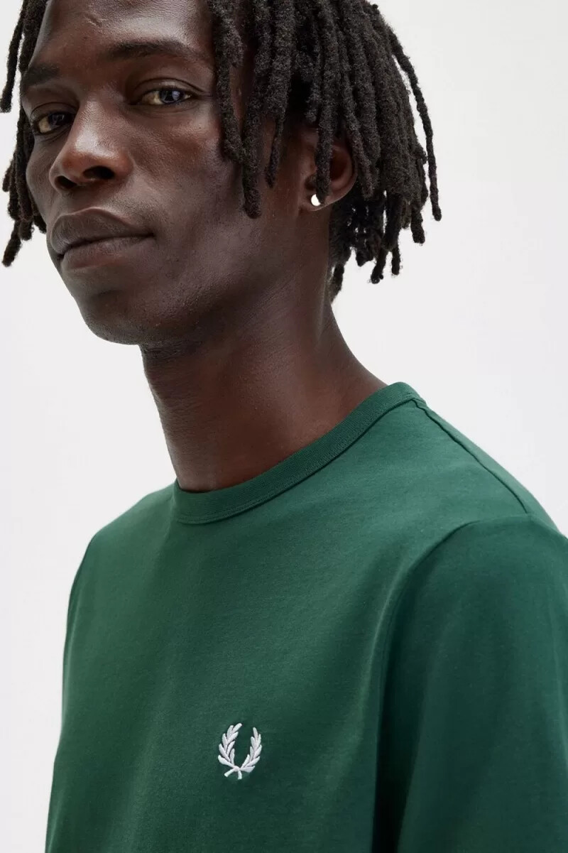 camiseta fred perry ringer para hombre verde hiedra