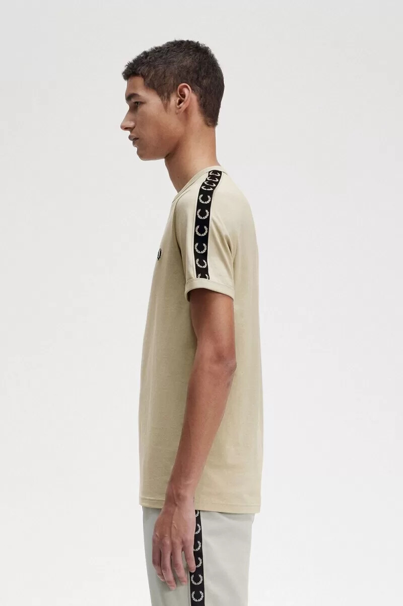 camiseta fred perry con ribetes y cinta en contraste para hombre color menta claro y negro