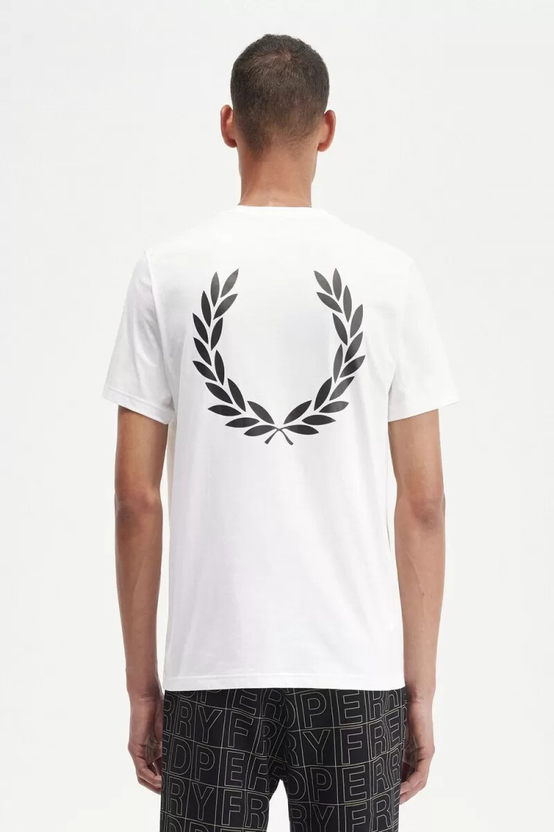 camiseta blanca con gráfico de corona de laurel de fred perry para hombre