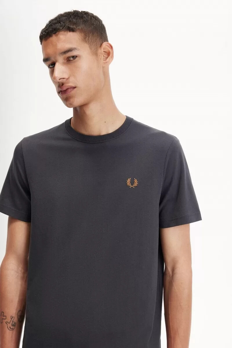 camiseta fred perry de cuello redondo para hombre color gris ancla y café oscuro