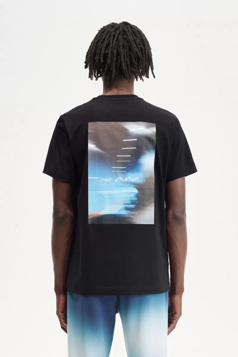 camiseta con gráfico abstracto de fred perry para hombre negra y blanca