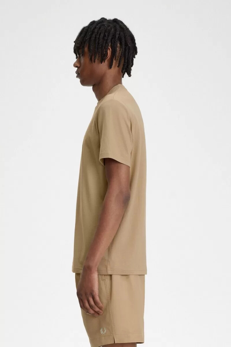camiseta bordada verde de fred perry para hombre