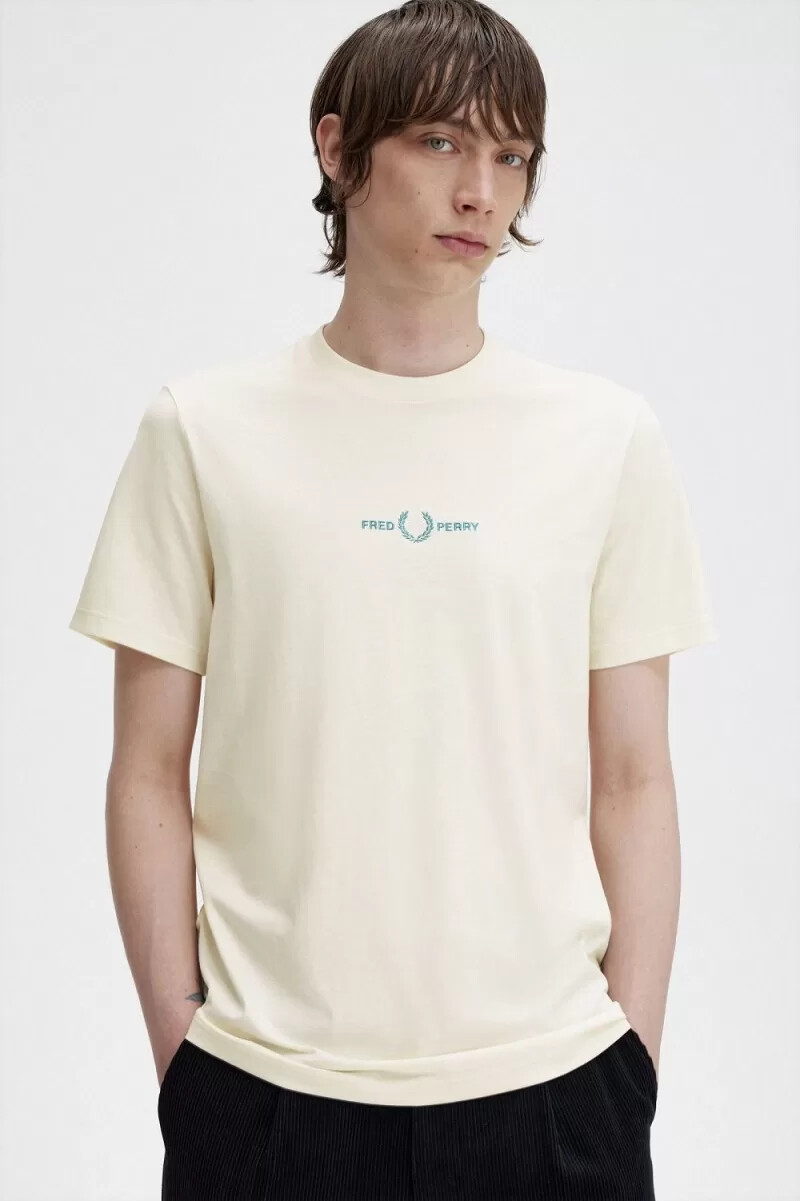 camiseta bordada fred perry para hombre en beige