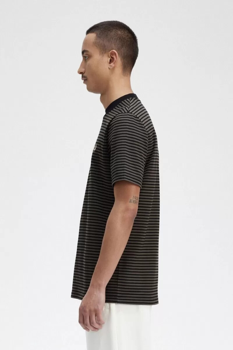 camiseta fred perry de rayas finas y peso pesado para hombre color negro y verde campo
