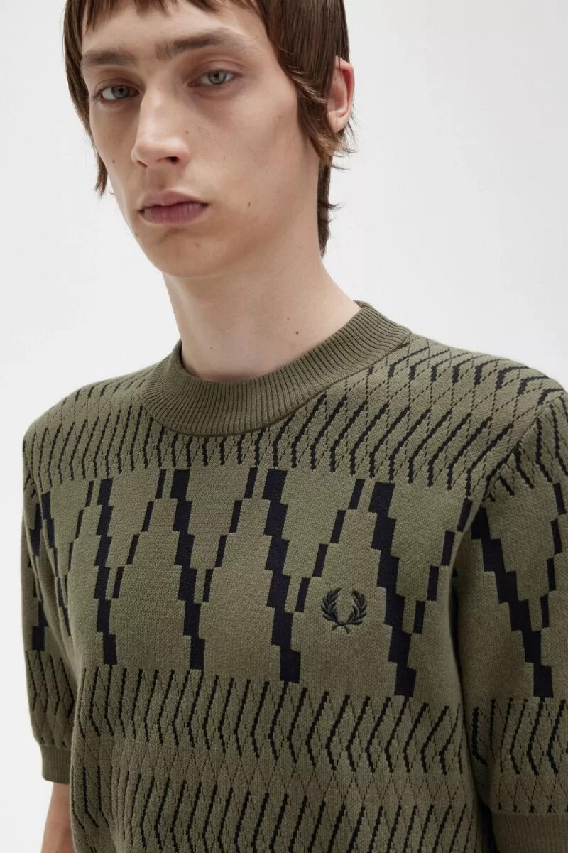 camiseta de punto con paneles de rombos de fred perry para hombre verde uniforme