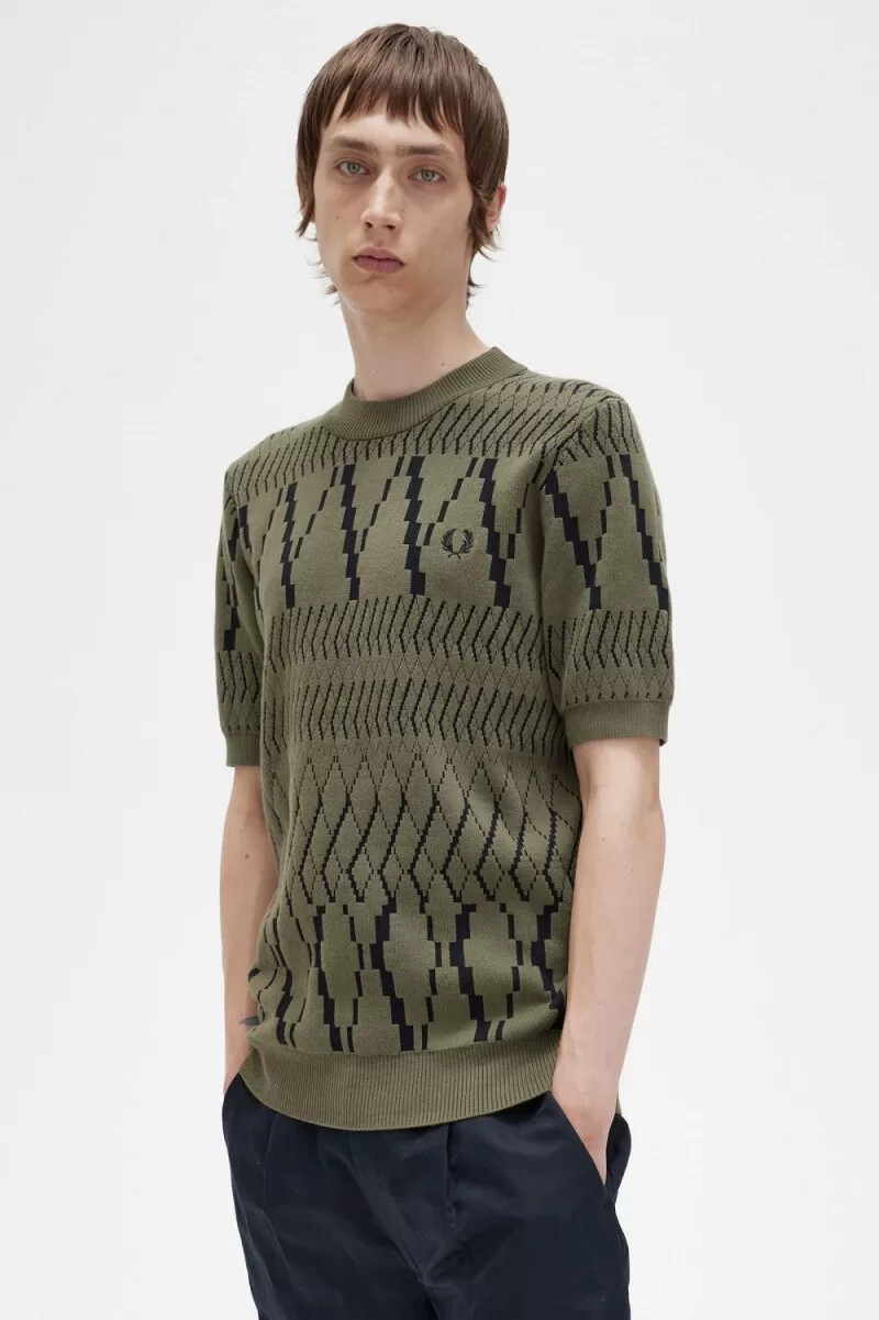 camiseta de punto con paneles de rombos de fred perry para hombre verde uniforme