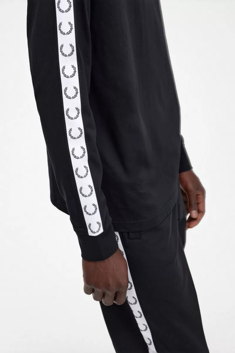 camiseta de manga larga con cinta de fred perry para hombre color negro