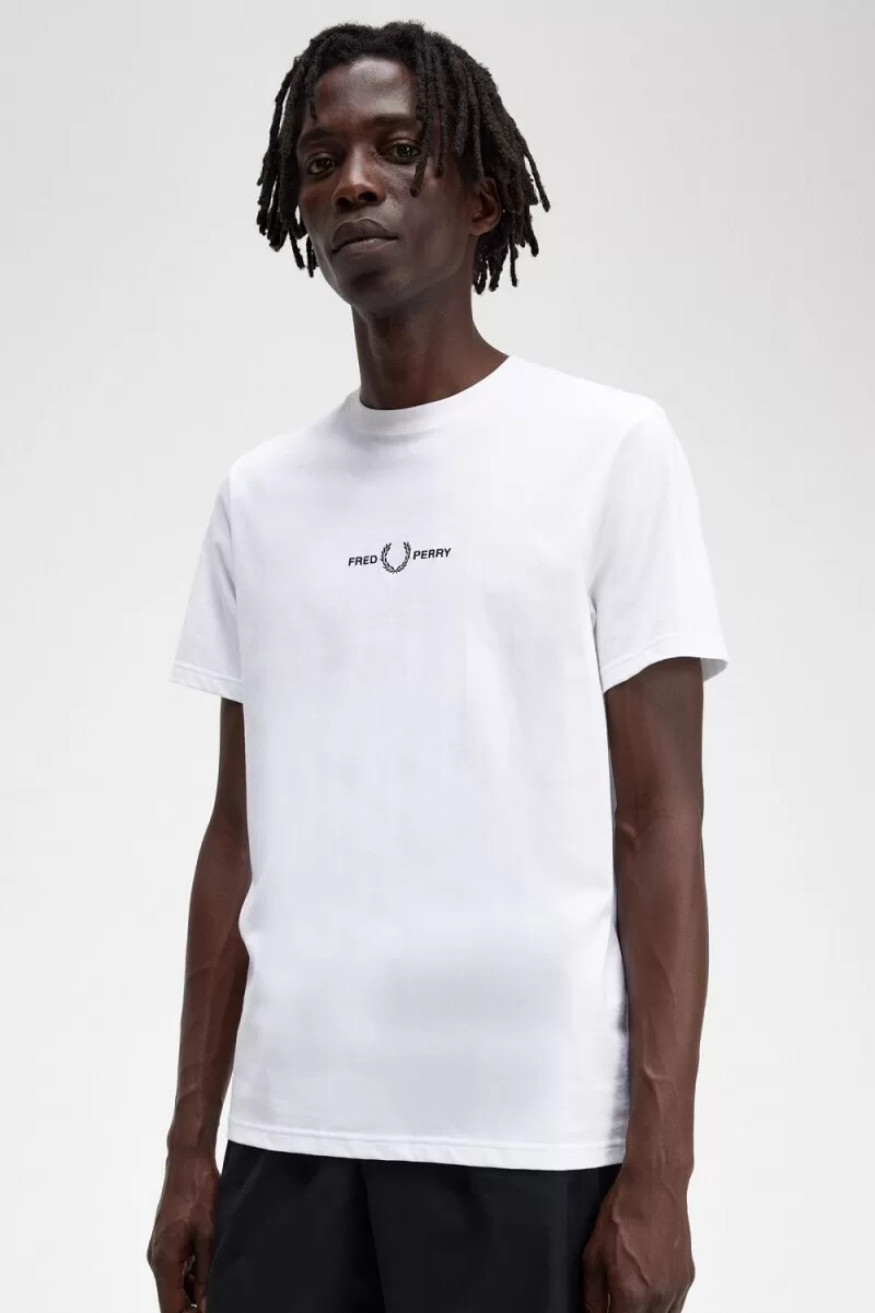 camiseta blanca bordada de fred perry para hombre