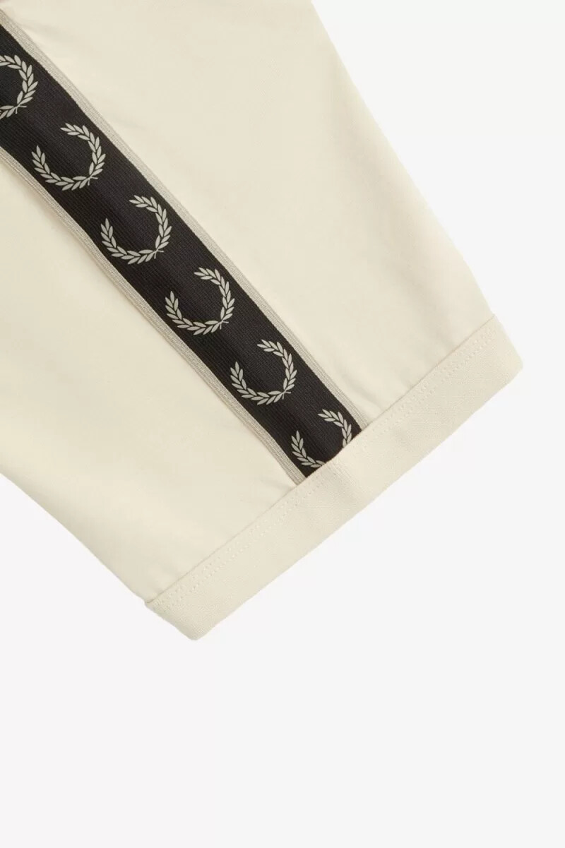 camiseta fred perry con ribetes y cinta en contraste para hombre color avena gris cálido