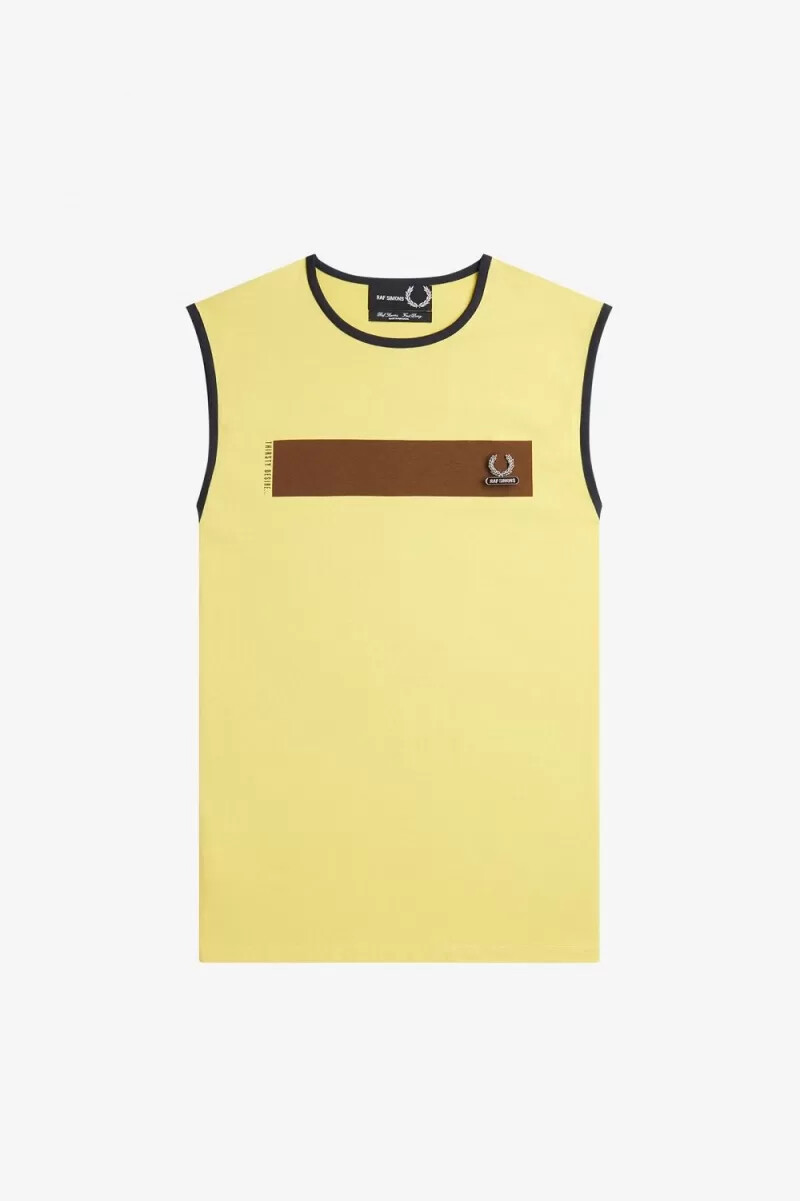 camiseta fred perry con estampado de hombre en color lima sucio