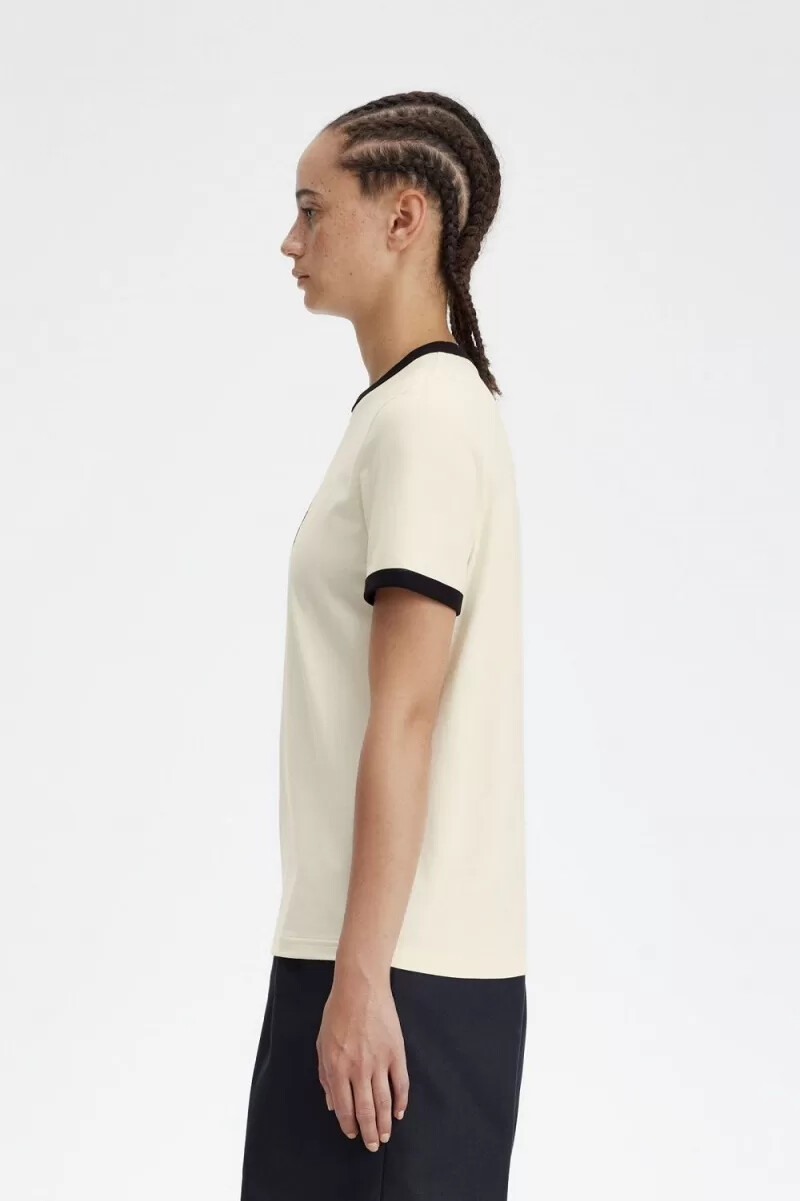 camiseta fred perry con corona de laurel flocada para mujer en beige