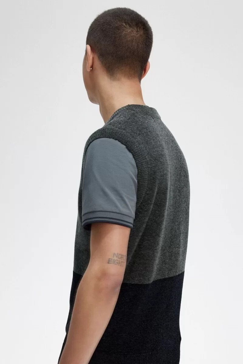 camiseta fred perry colour block chenille para hombre color verde campo