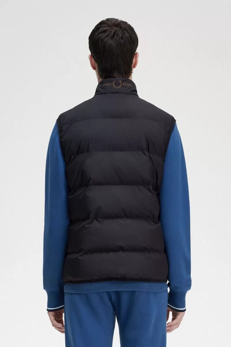chaleco aislante fred perry para hombre color negro