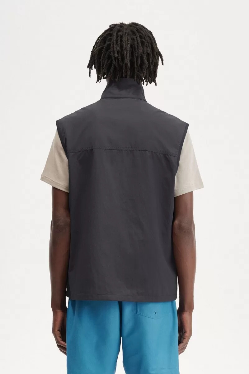 chaleco de nailon fred perry para hombre color gris ancla