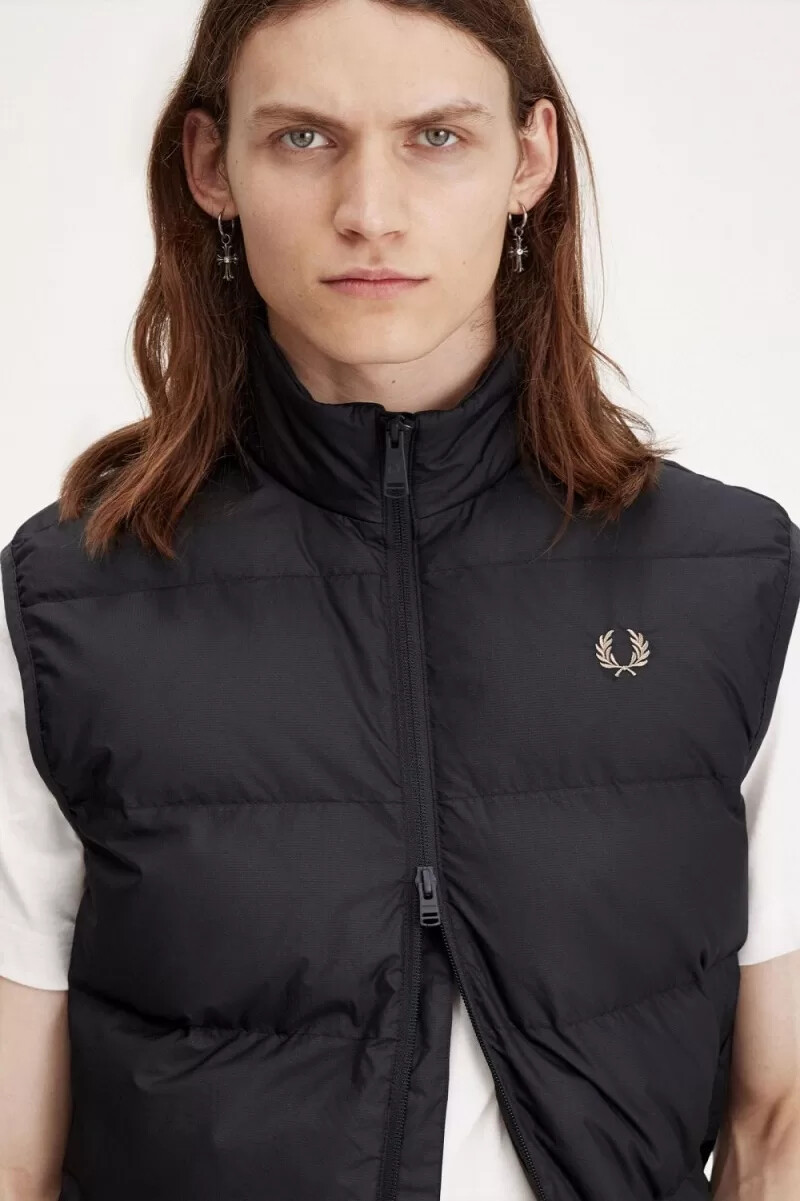 chaleco aislante fred perry para hombre color gris ancla