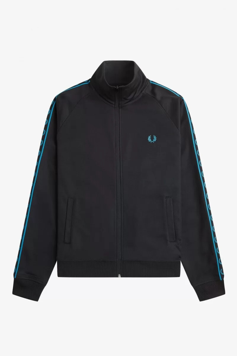 chaqueta deportiva fred perry con cinta en contraste para hombre color negro y azul cibernético