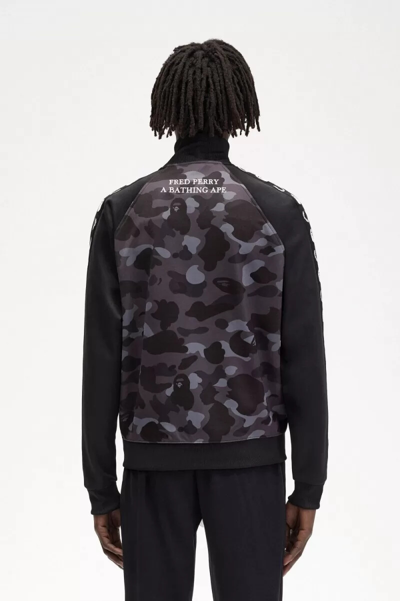 chaqueta deportiva fred perry con panel de camuflaje para hombre color negro