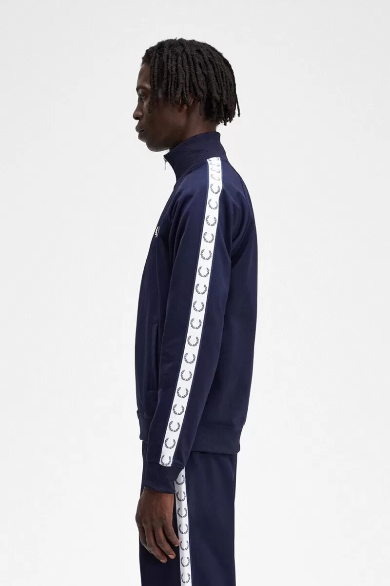 chaqueta deportiva fred perry con cinta para hombre en azul carbón