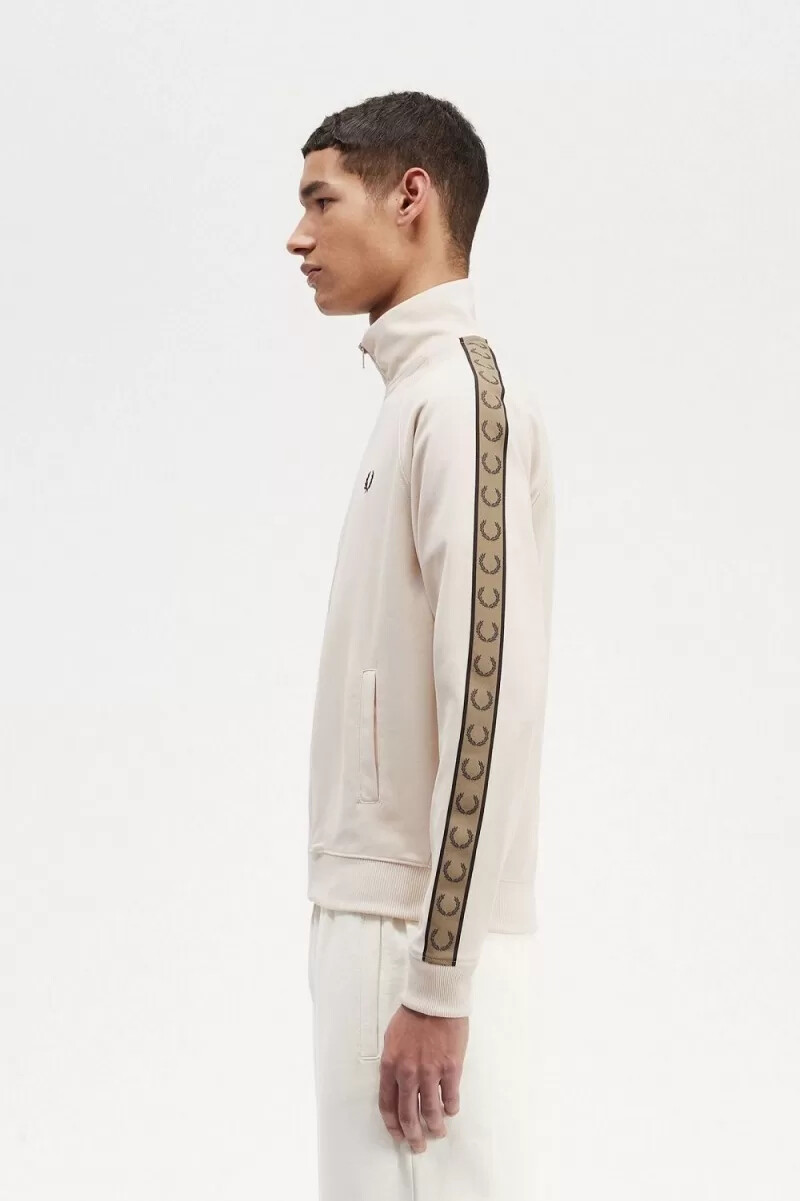 chaqueta deportiva fred perry con cinta en contraste para hombre color marrón avena