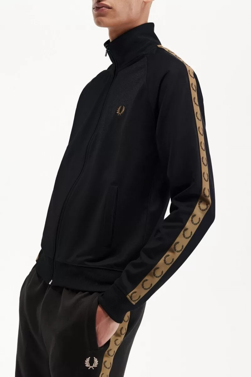 chaqueta deportiva fred perry con cinta en contraste para hombre color negro y verde