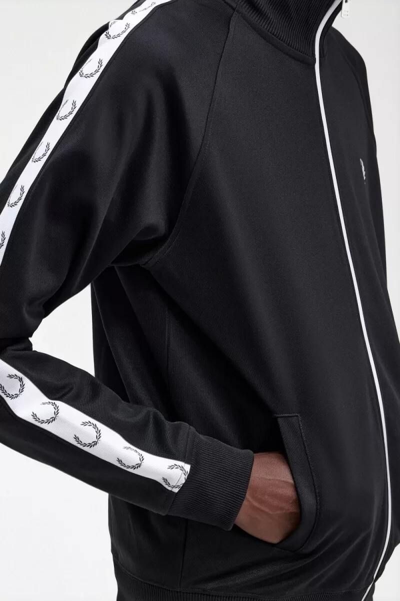 chaqueta deportiva fred perry taped para hombre color negro
