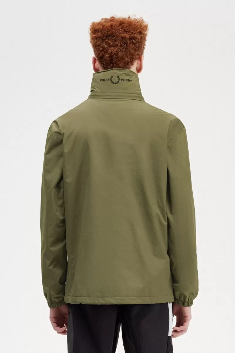 chaqueta fred perry con bolsillo de parche y cremallera para hombre color verde uniforme