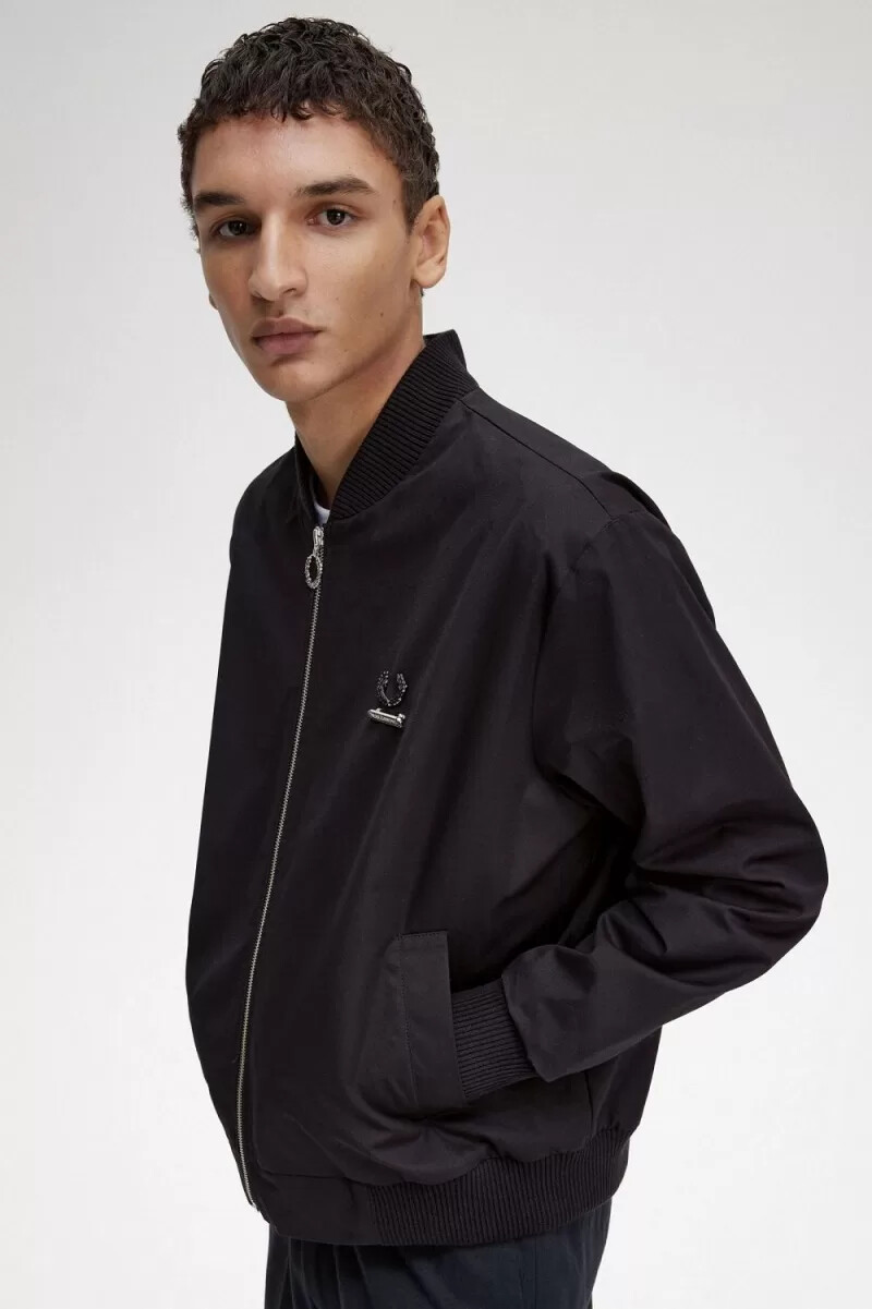 chaqueta bomber estampada fred perry para hombre color negro