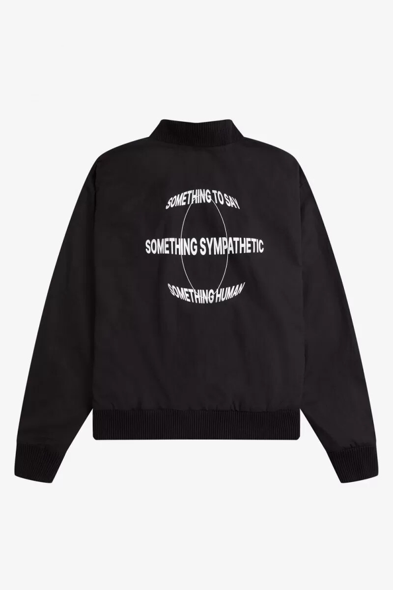 chaqueta bomber estampada fred perry para hombre color negro