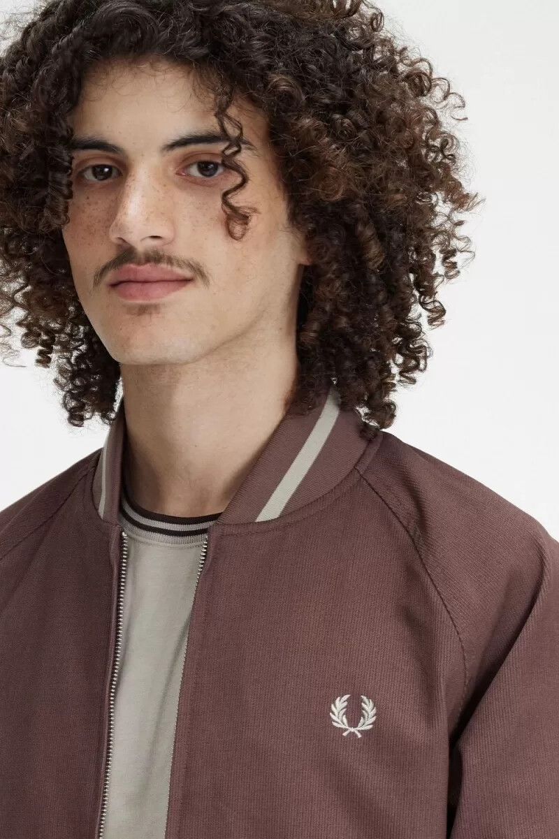 chaqueta bomber de tenis de pana fred perry para hombre color rojo oscuro