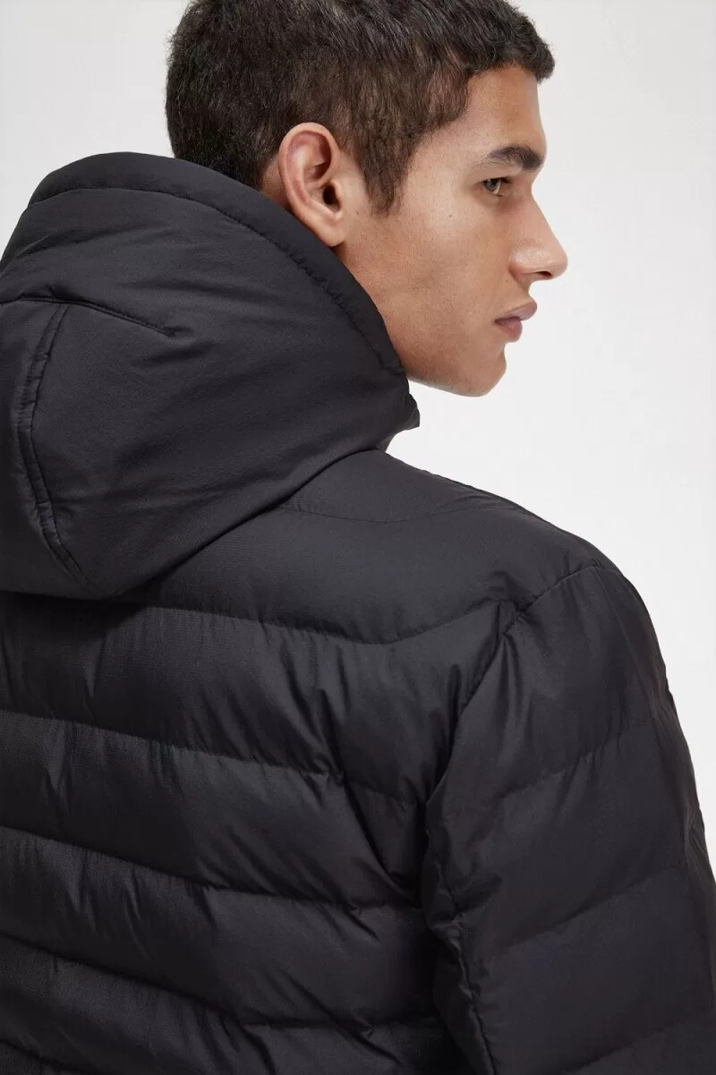 chaquetas con capucha y aislamiento fred perry para hombre color negro