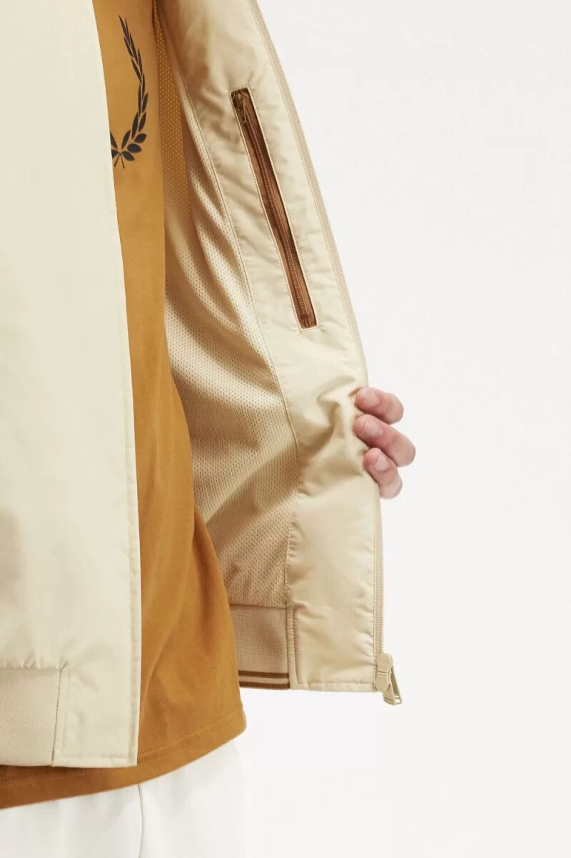 chaquetas fred perry brentham para hombre color avena