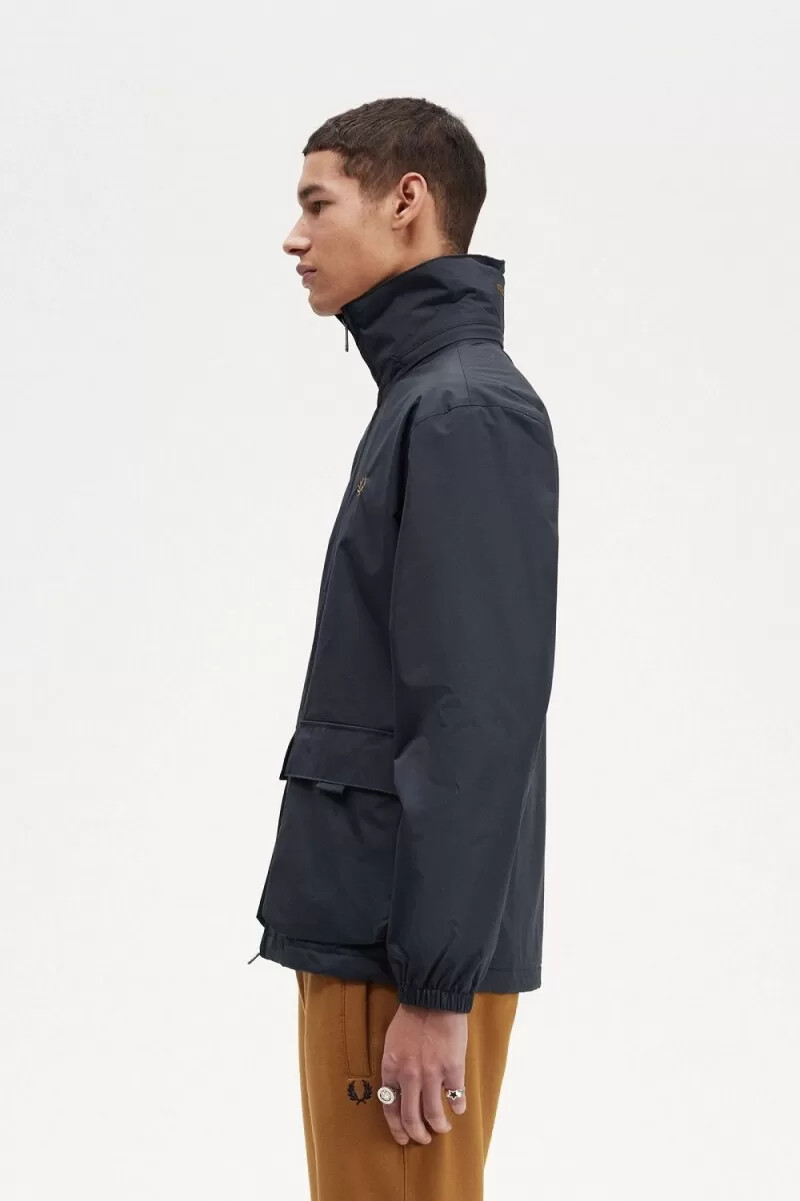 chaqueta fred perry con bolsillo de parche y cremallera para hombre color azul marino